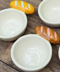 Chén bánh quy bánh mì