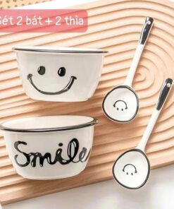 Sản phẩm được ưa chuộng phong cách dày dặn, đáng yêu, thường dùng cho bữa ăn gia đình, trang trí, và có khả năng chịu nhiệt trong lò vi sóng, máy rửa bát